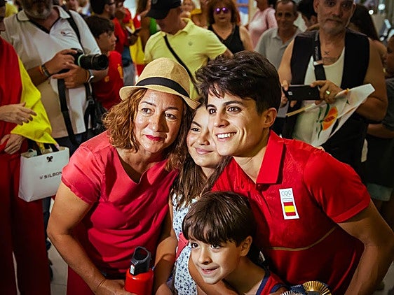 La emocionante llegada de María Pérez a Granada