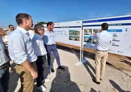 Los ministros Puente y Bolaños, en su visita a las obras del AVE en Níjar.