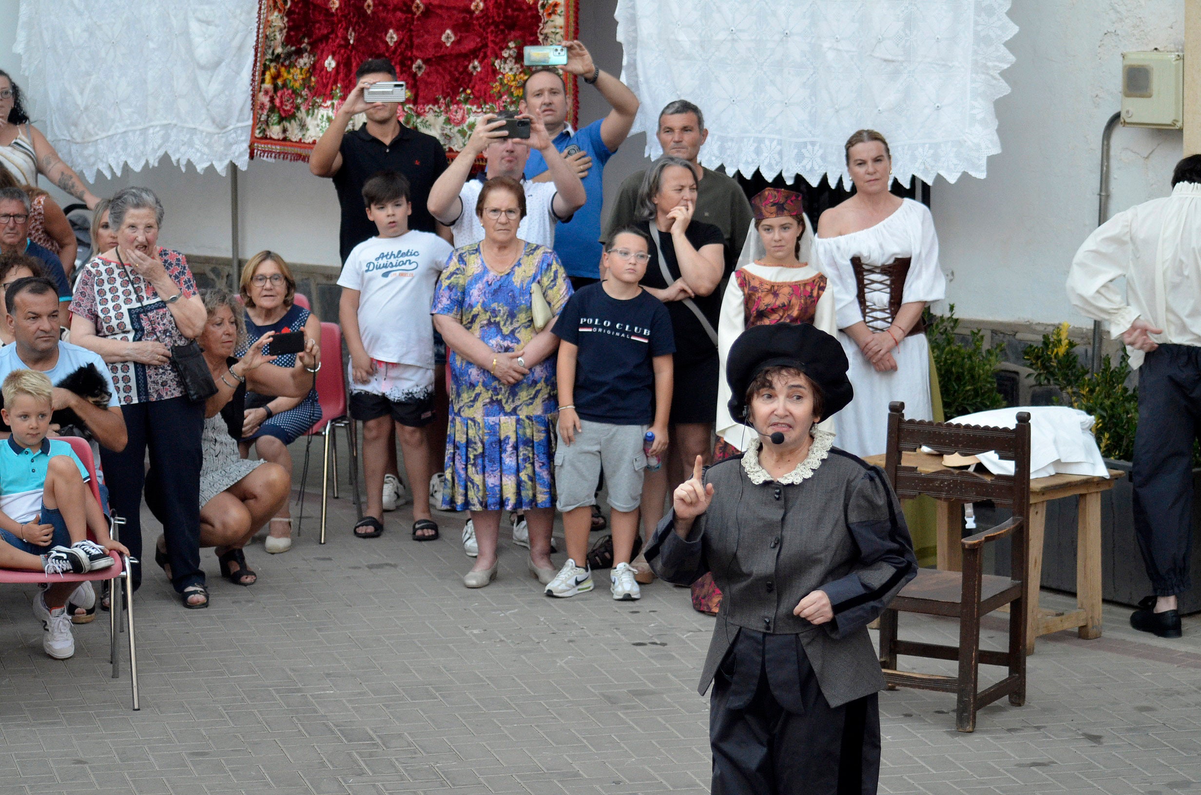 La leyenda del monstruo de un pueblo de Granada que lo llena de color