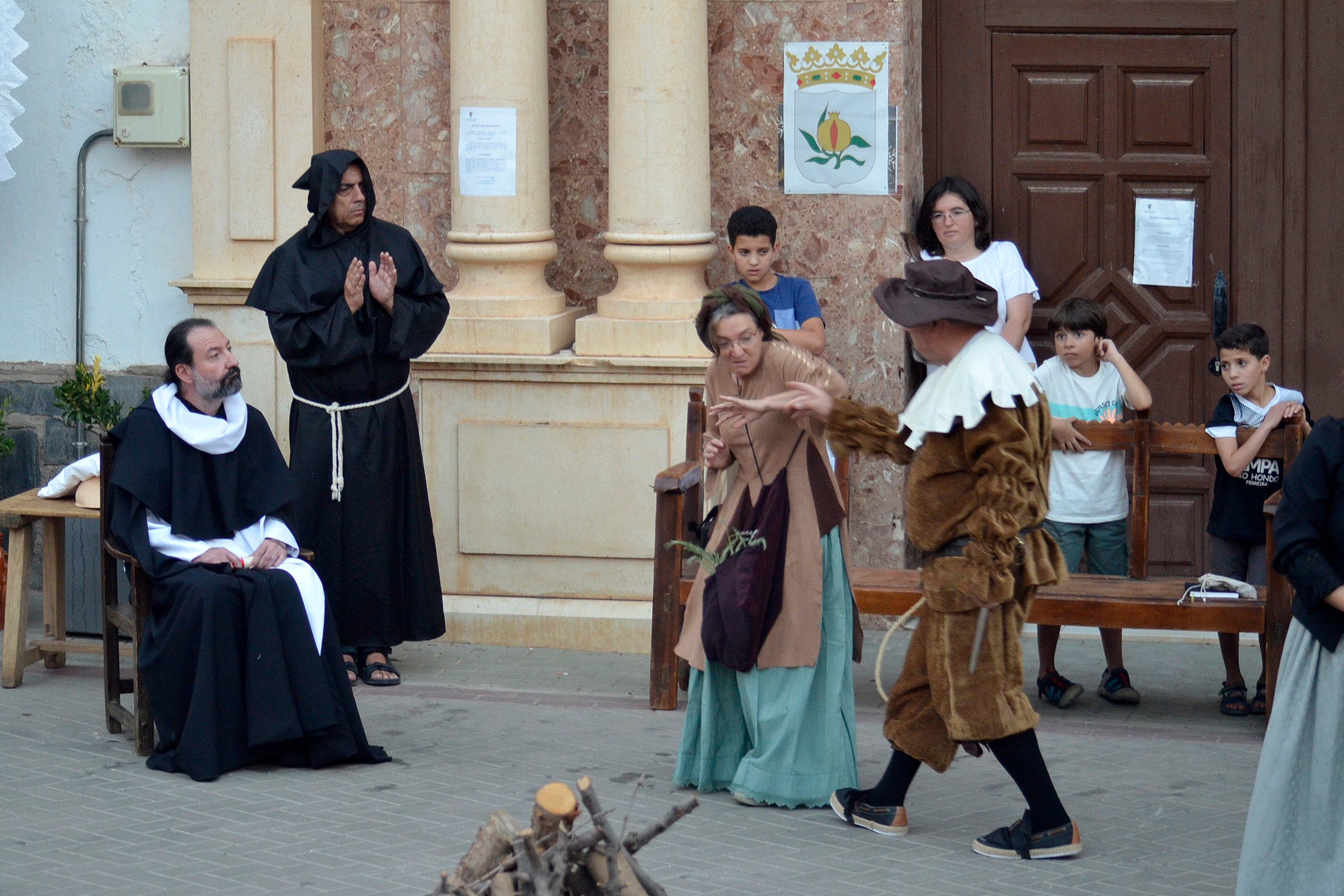 La leyenda del monstruo de un pueblo de Granada que lo llena de color