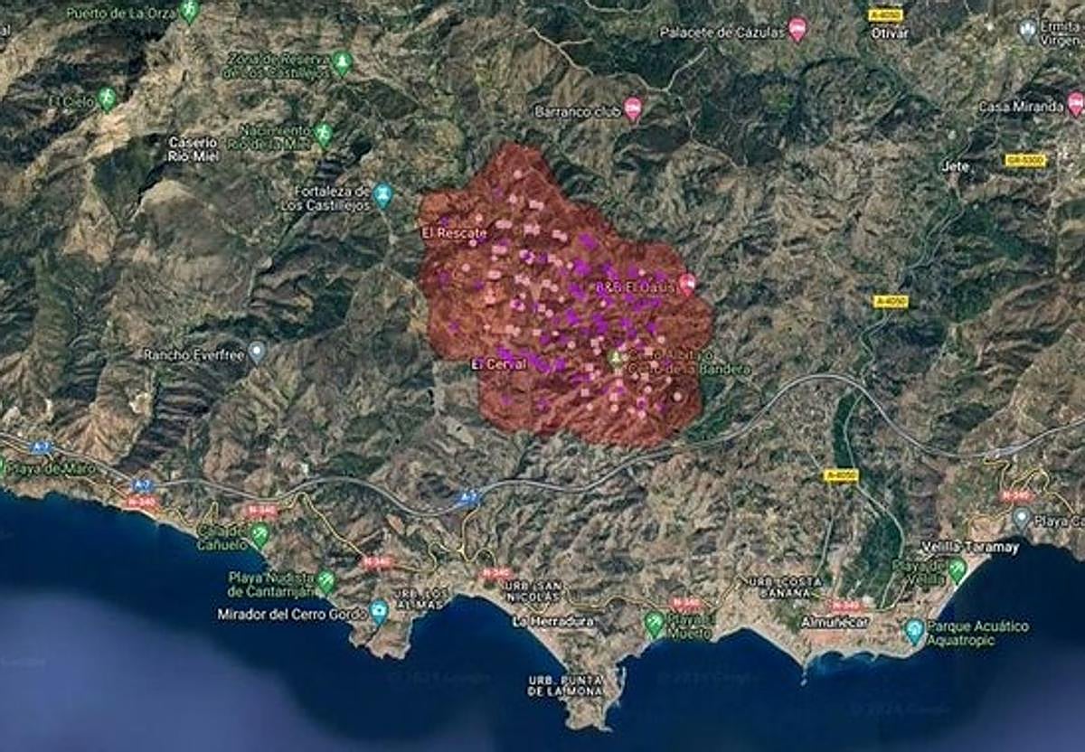 Imagen de satélite de la zona quemada en Almuñécar.