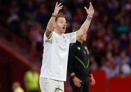 Guille Abascal protesta durante el partido.