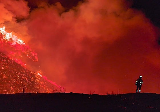 Imagen tomada por un bombero del Infoca en Peña Escrita
