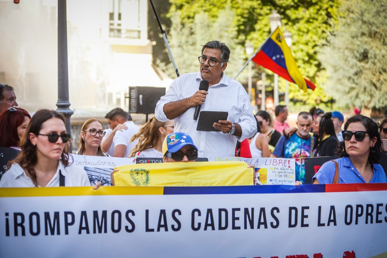 Granada se suma a la protesta mundial en apoyo a Venezuela