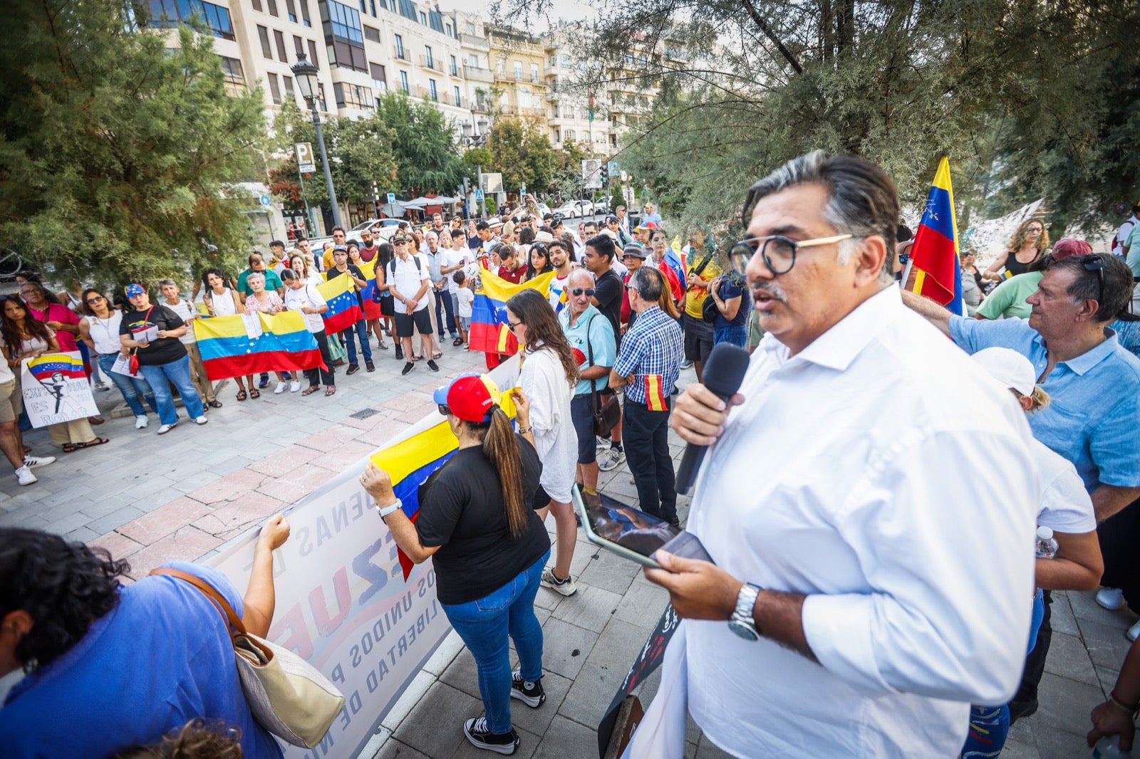 Granada se suma a la protesta mundial en apoyo a Venezuela