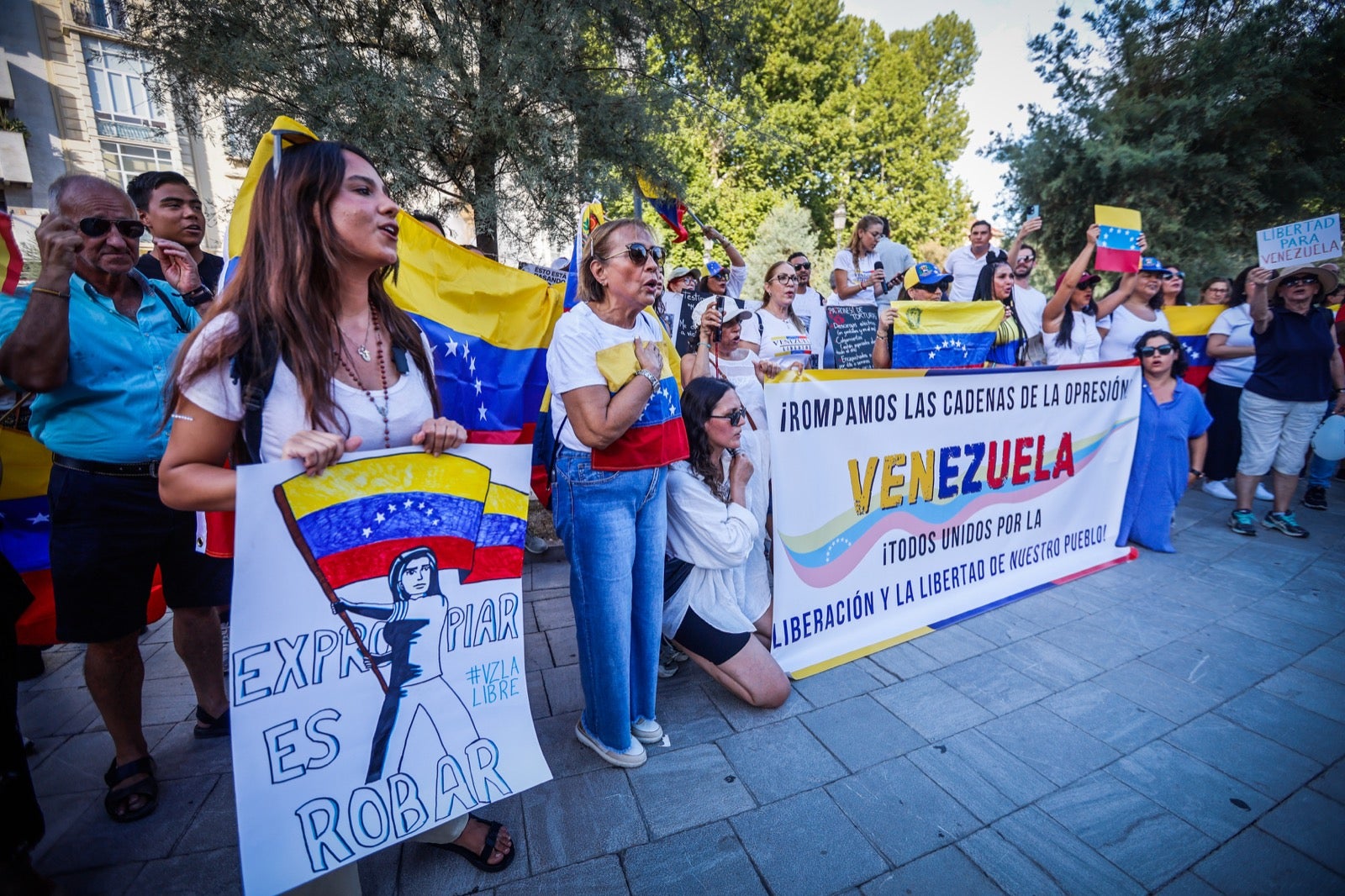 Granada se suma a la protesta mundial en apoyo a Venezuela