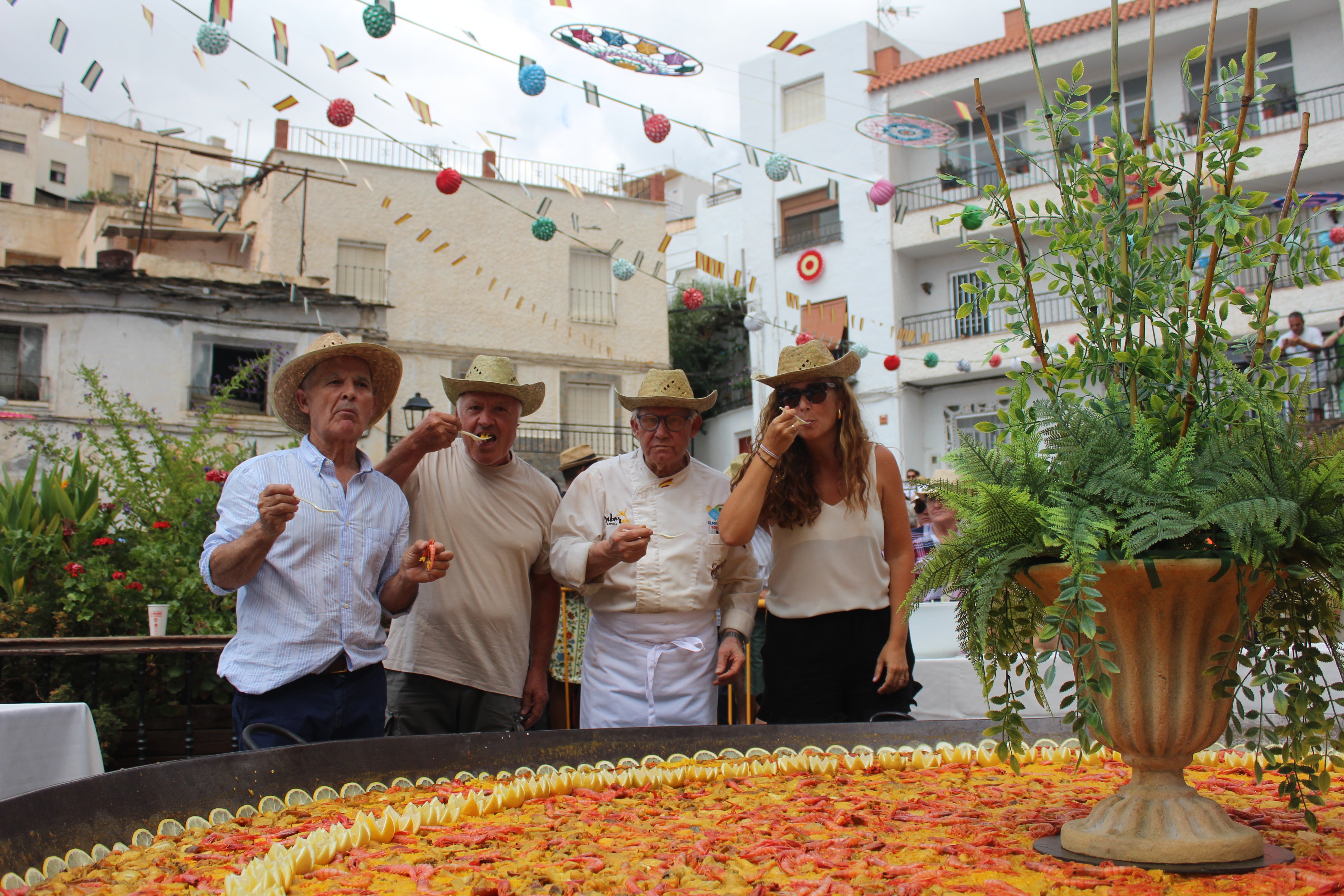 Una gran paella para las Fiestas Patronales de Velefique