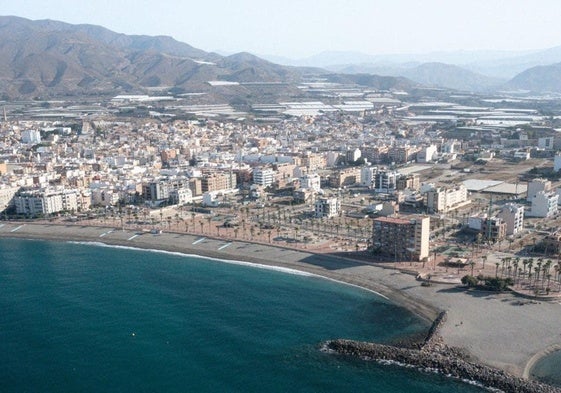 Un municipio de Almería entre los más baratos para adquirir vivienda en la costa