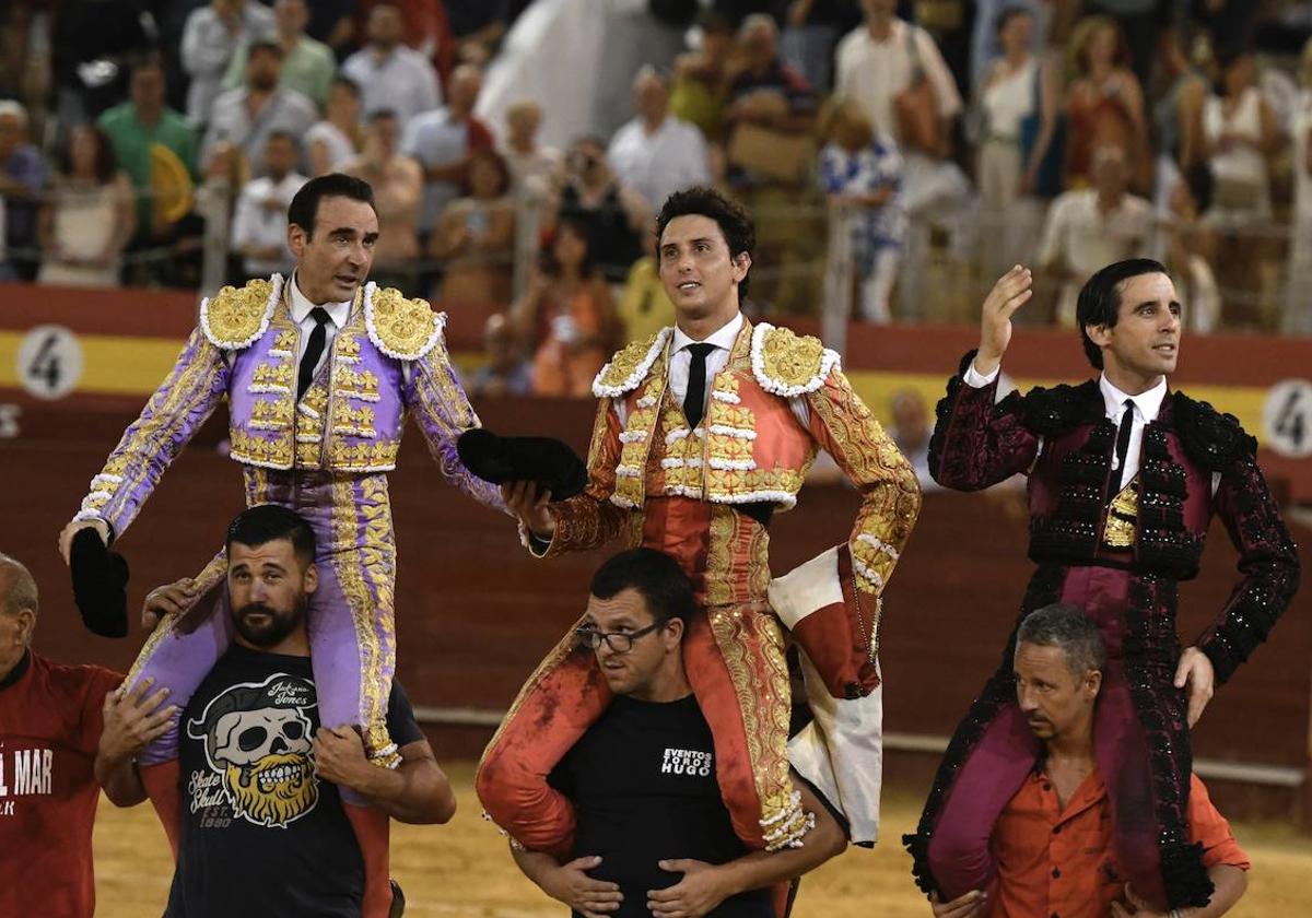 Ponce, Roca y Juan Ortega pasean a hombros sus triunfos en Almería.