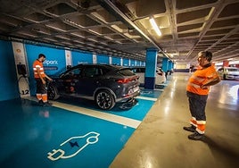 Uno de los nuevos cargadores eléctricos instalados.