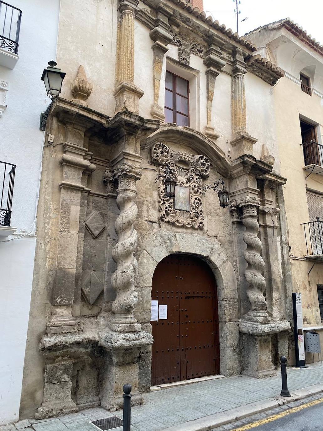 Portada de la iglesia de los Dolores.