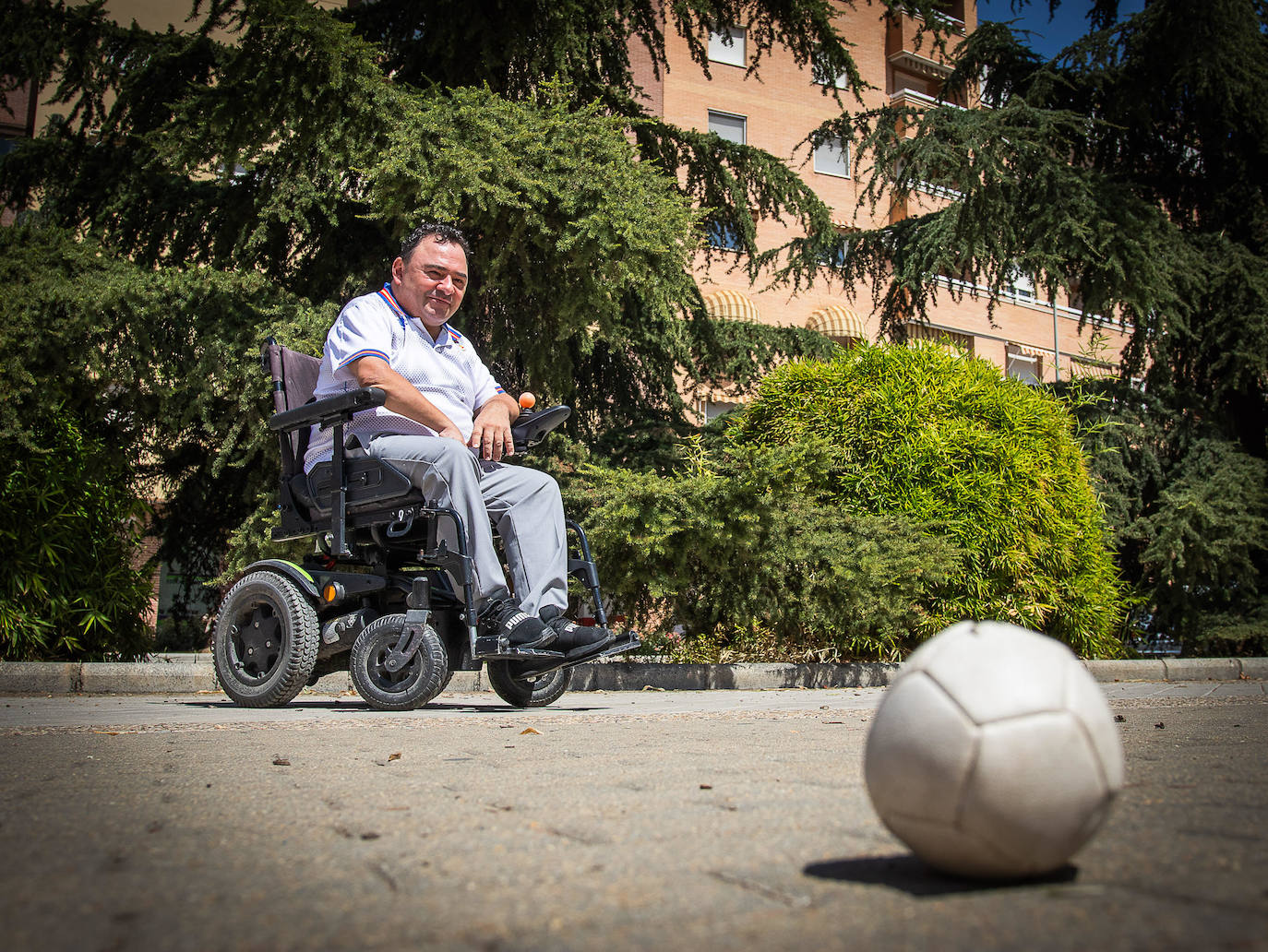 Manuel Martín, ilustre paralímpico granadino, lidera proyectos en favor del deporte adaptado e inclusivo.