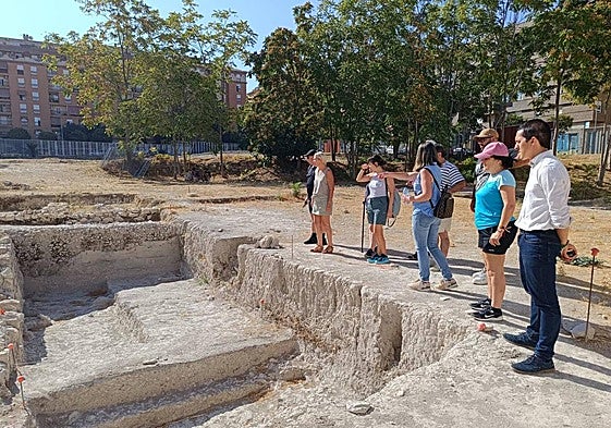 Visita a la parcela C de Marroquíes Bajos.