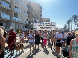 Manifestación en Torrenueva Costa en contra de los parques eólicos marinos.