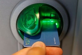 Anuncian un cambio en los cajeros automáticos de los bancos.