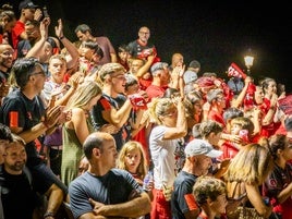 Ambiente durante el partido de presentación del Covirán.