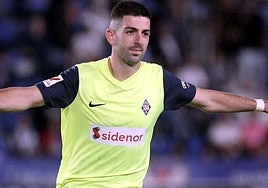 Iker Unzueta celebra un gol con el Amorebieta la temporada pasada.