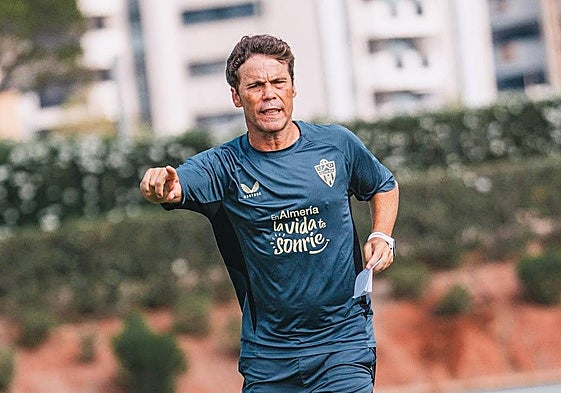 Rubi durante un entrenamiento del Almería