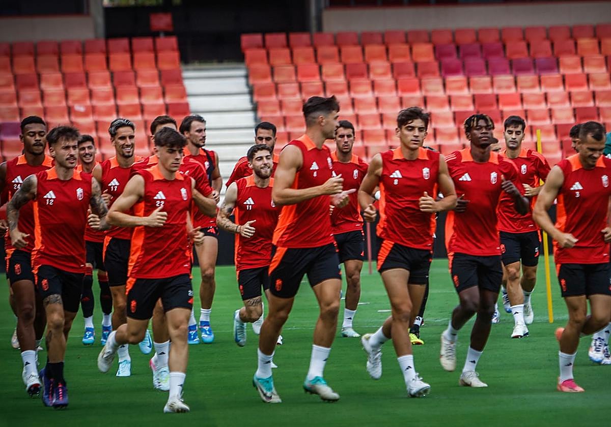 Último entrenamiento antes del partido contra el Huesca este jueves en Los Cármenes.