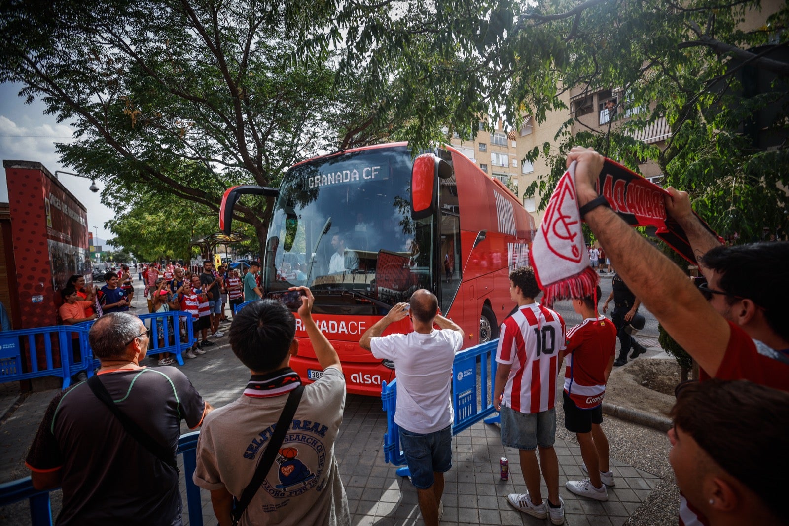 Las mejores imágenes del partido entre Granada y Huesca