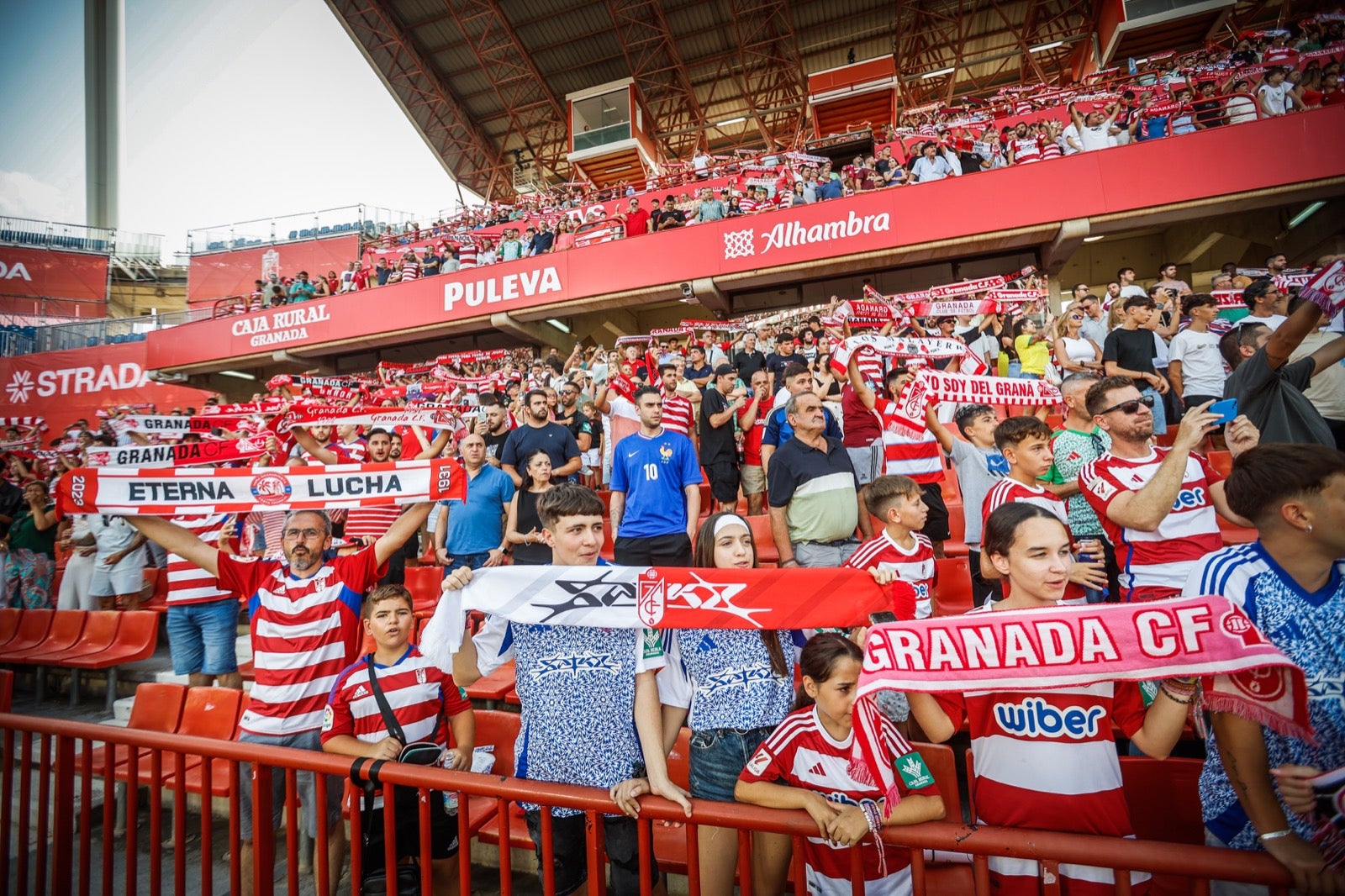 Las mejores imágenes del partido entre Granada y Huesca