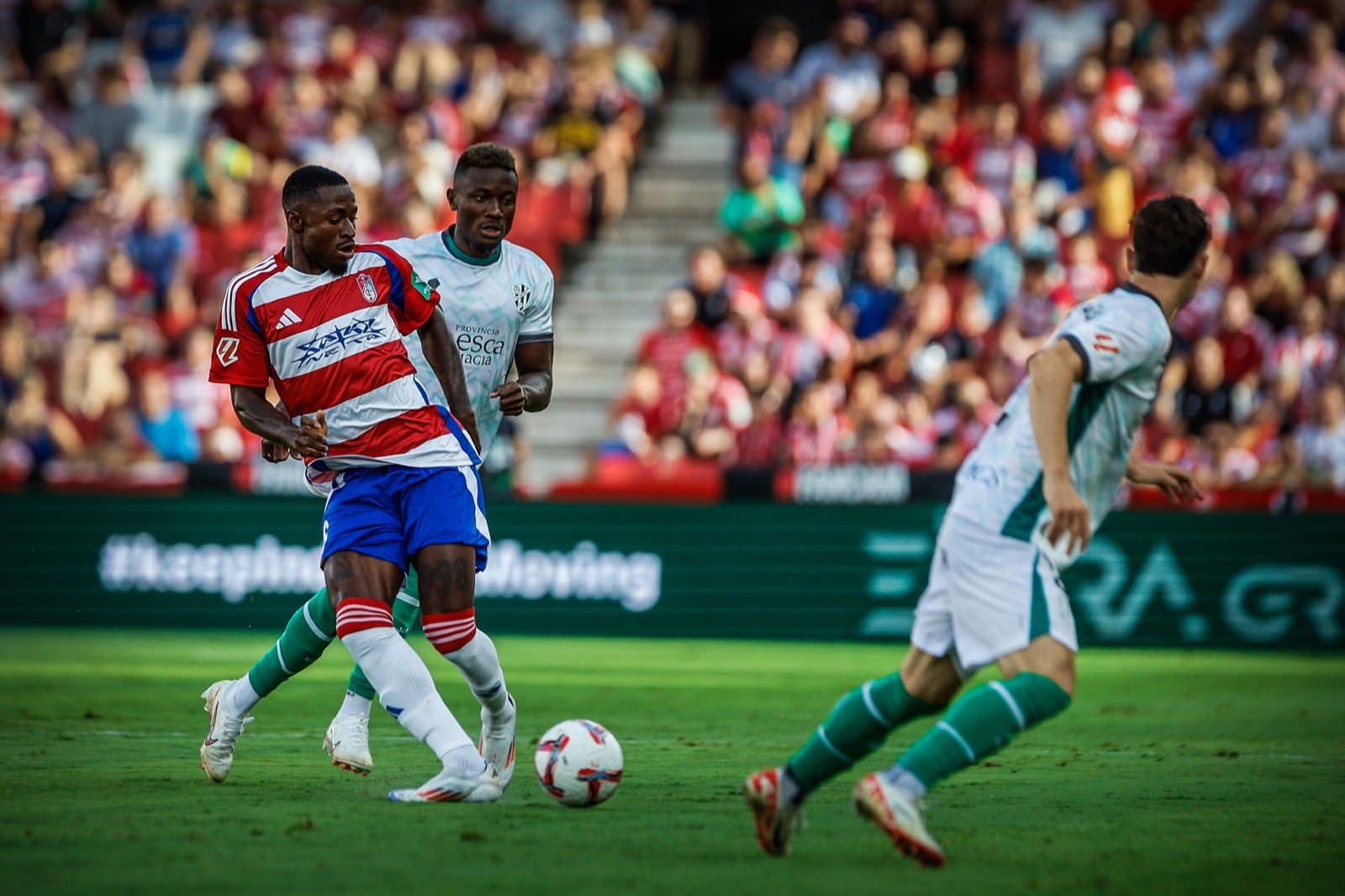 Las mejores imágenes del partido entre Granada y Huesca
