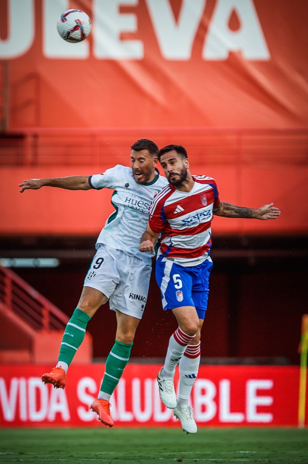 Las mejores imágenes del partido entre Granada y Huesca