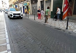 Actual adoquinado de la calle Álamos, en la zona centro de la capital.