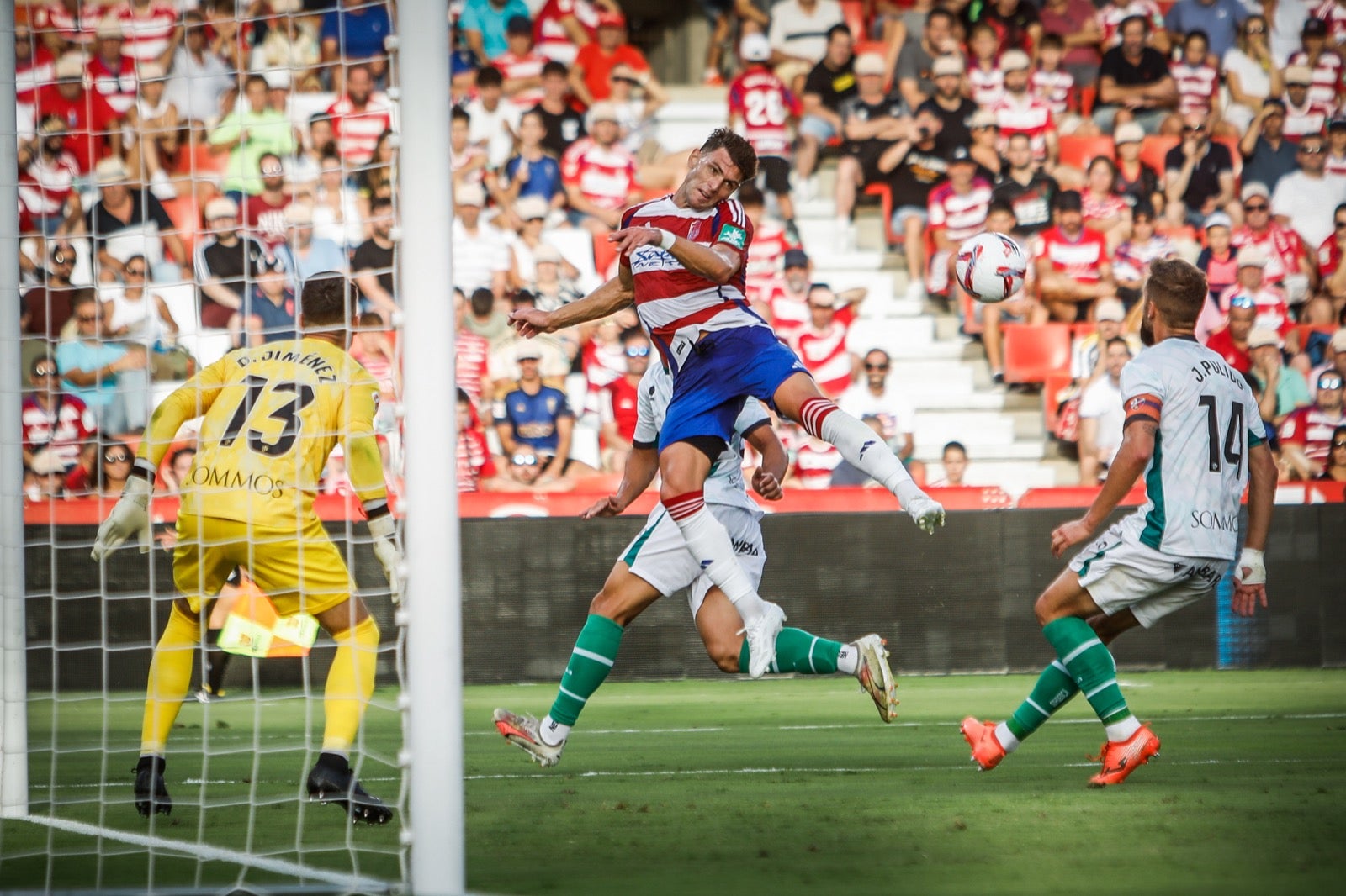 Las mejores imágenes del partido entre Granada y Huesca