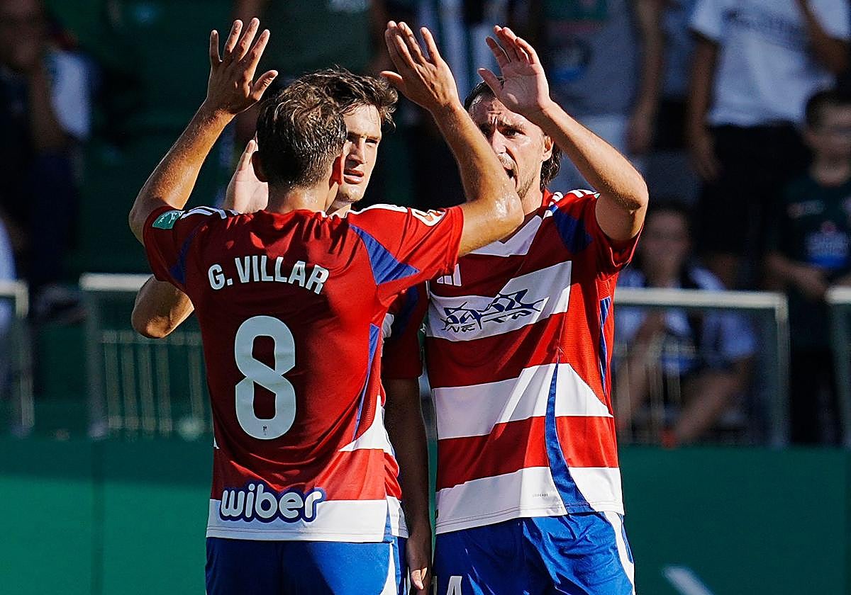 Gonzalo Villar e Ignasi Miquel celebran la victoria en Ferrol.