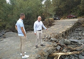 El vicepresidente primero de la Diputación, Nicolás Navarro, visita Trevélez junto a su alcalde, Adrián Gallegos