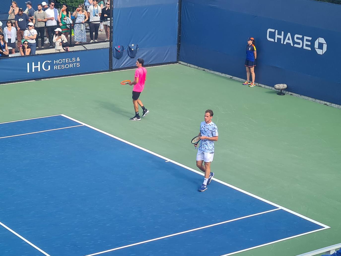 Roberto Carballés, en primer plano, junto a federico Coria en el dobles del US Open.