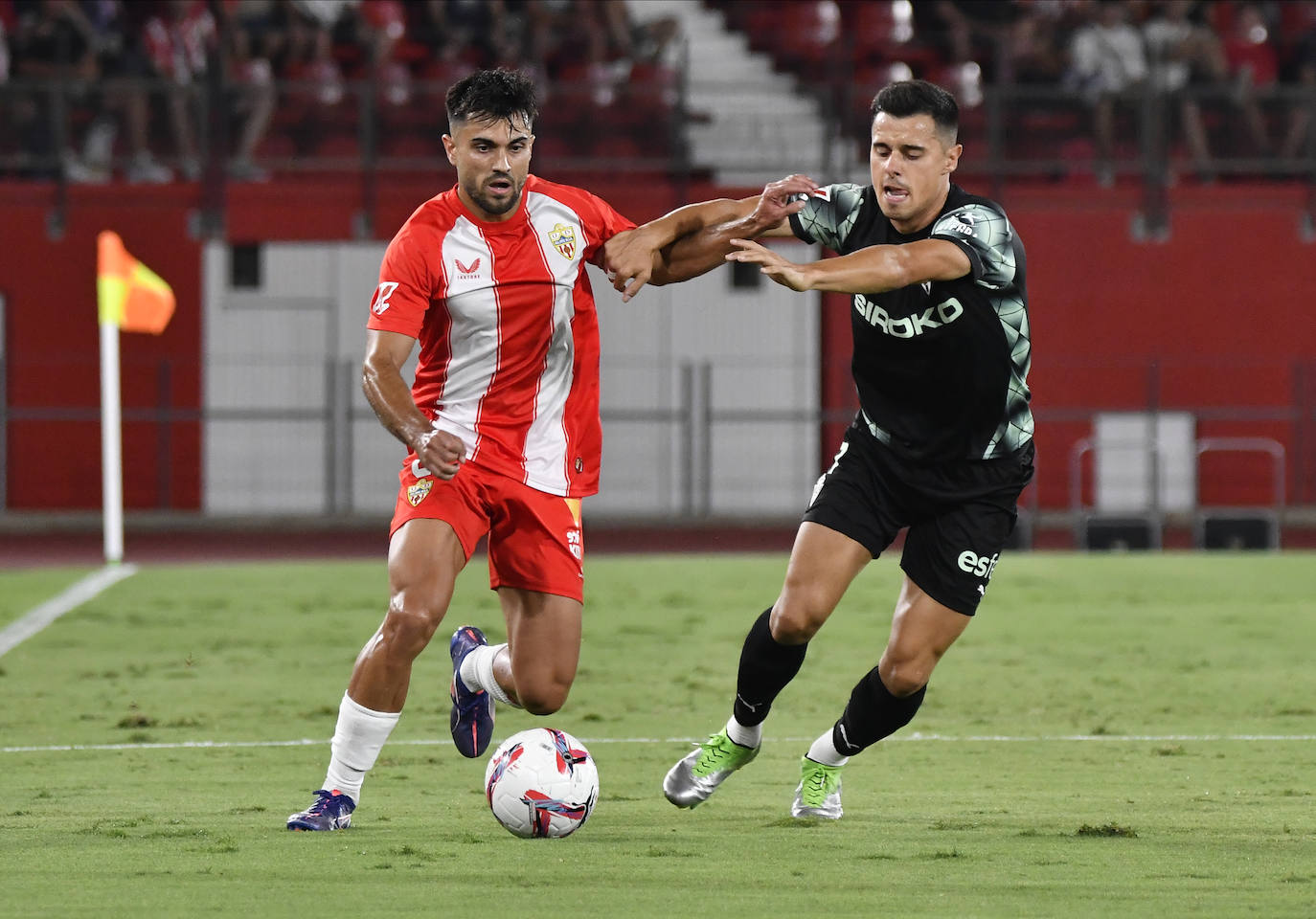 Al Almería le falta acierto