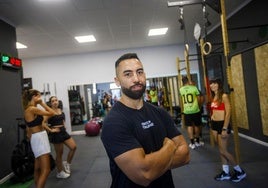 Alejandro Guirado en su centro de entrenamiento, que lleva abierto tres meses en Salobreña