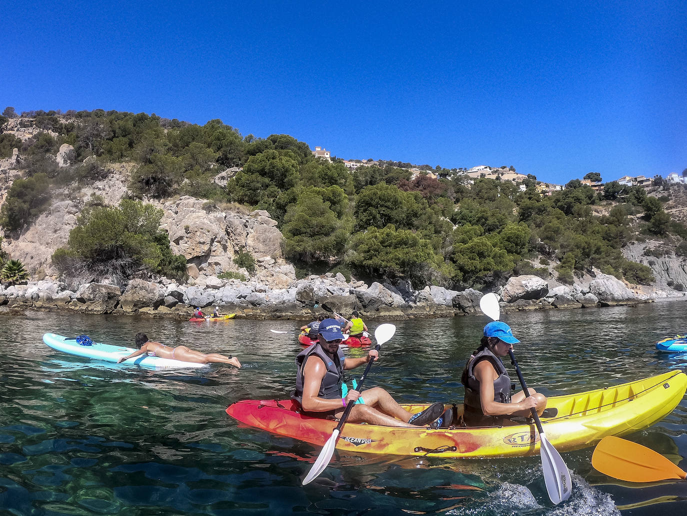 El kayak se pone de moda en la Costa Tropical