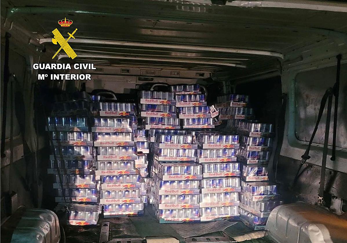 Latas robadas halladas en una furgoneta en Iznalloz