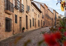 Calle del casco histórico de Baños de la Encina