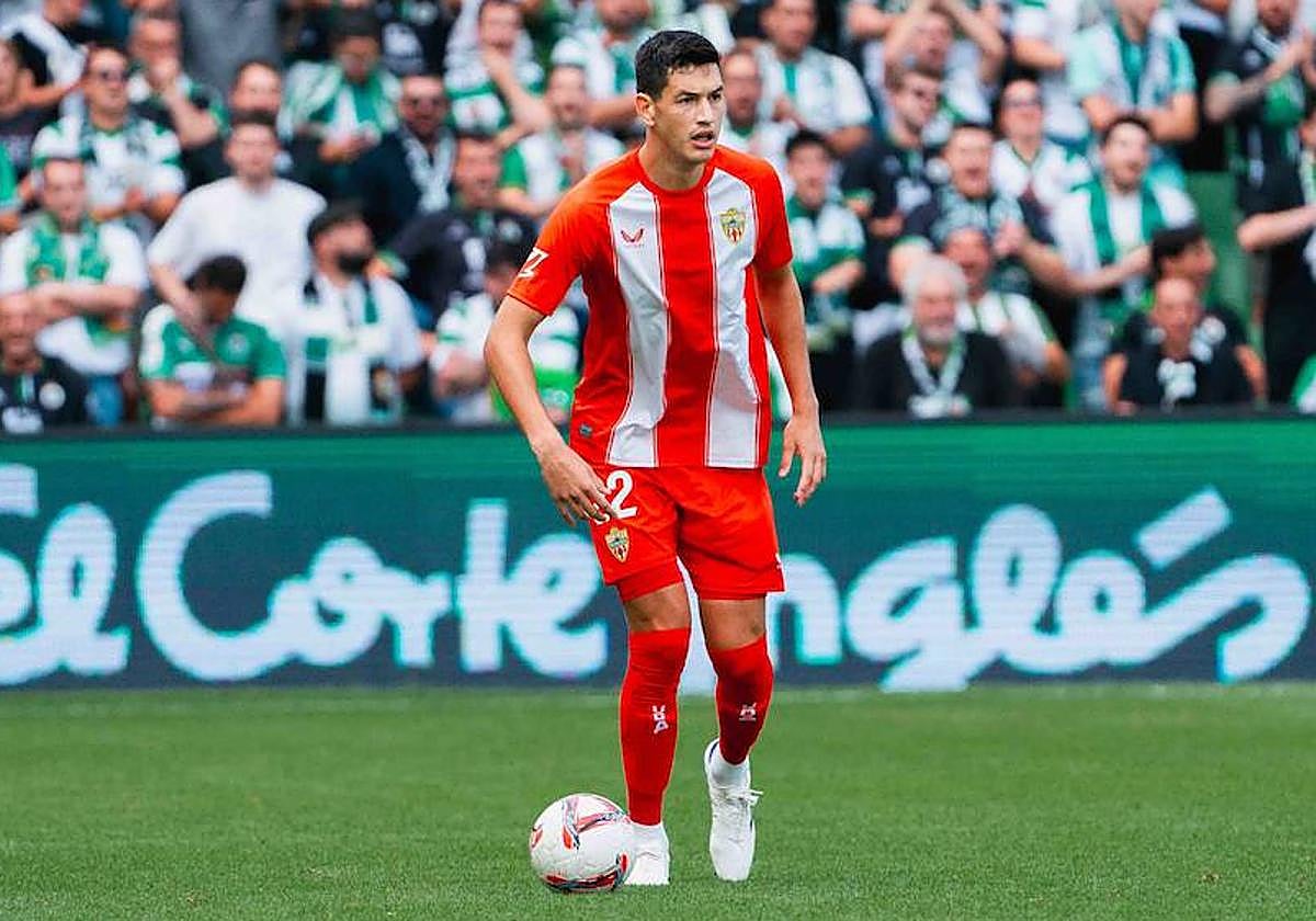 César Montes, en el único partido que jugó esta temporada con la UDA.