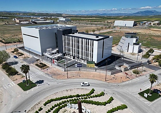 Los primeros profesionales llegarán al edificio UGR-Dones en el mes de octubre.