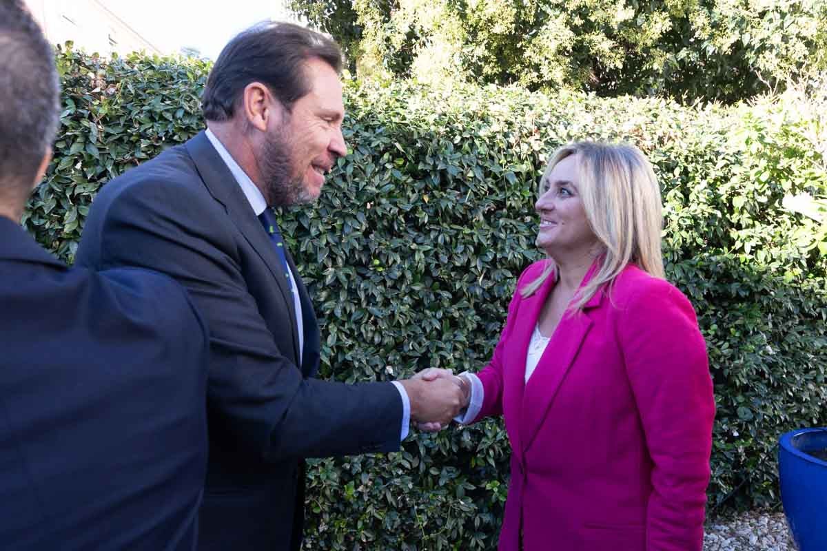 Las imágenes del desayuno informativo de IDEAL con Óscar Puente