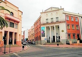 Imagen del edificio de la antigua Escuela de Peritos.
