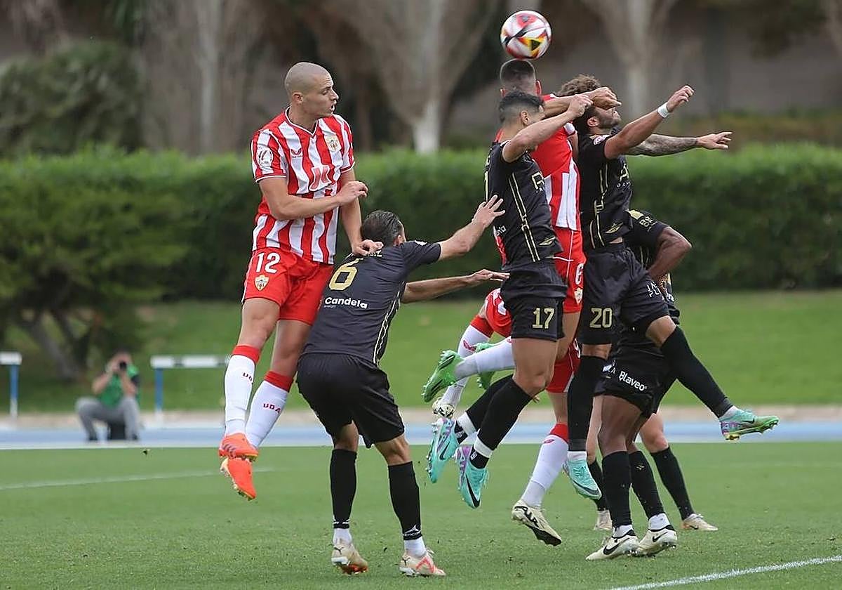 El Almería B quiere ser fuerte ante un rival de mucha enjundia.