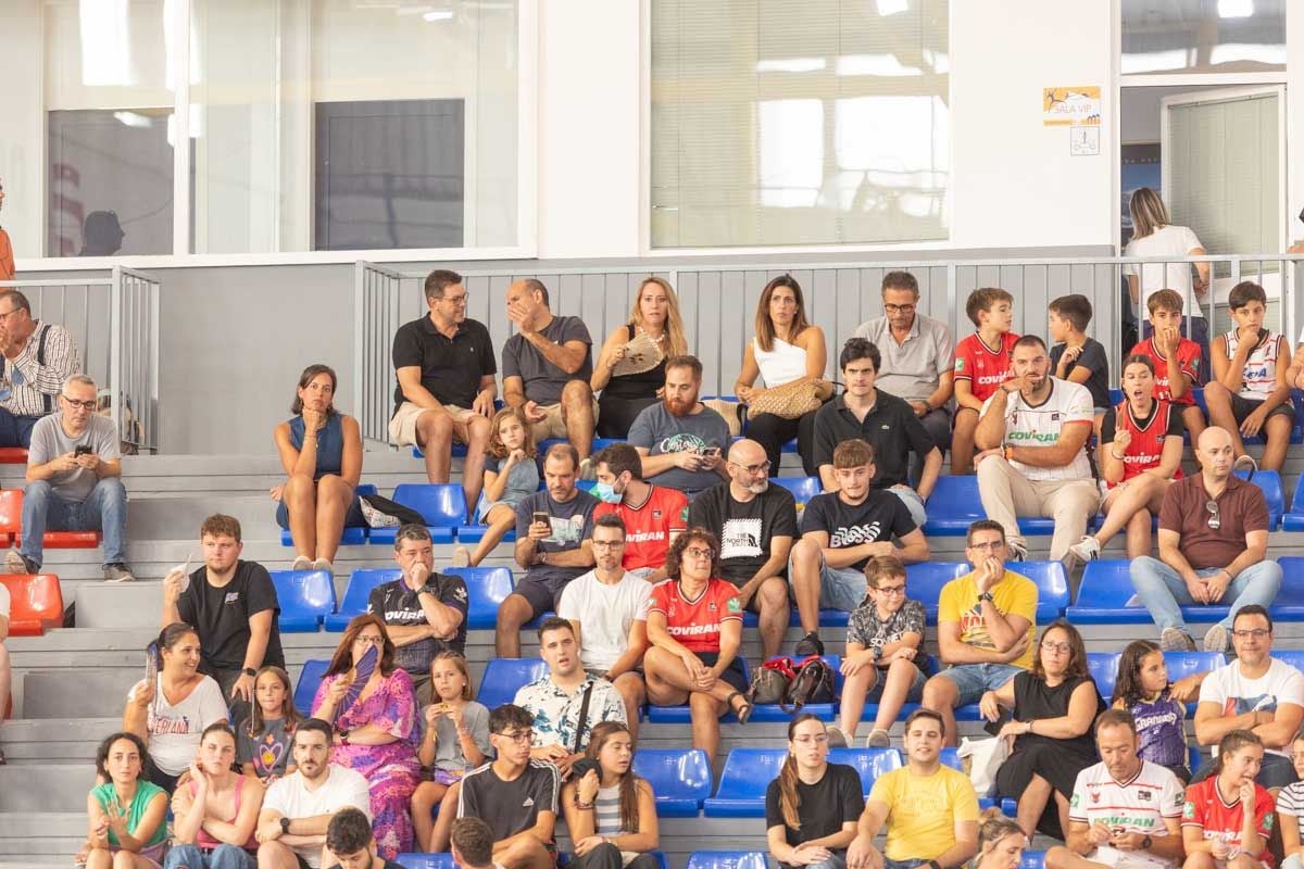 Encuéntrate en la grada durante el Covirán Granada - Flamengo