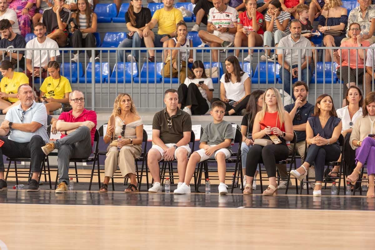 Encuéntrate en la grada durante el Covirán Granada - Flamengo