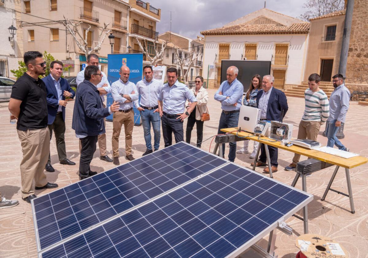 Medio centenar de pueblos de Almería generarán la luz en sus edificios públicos