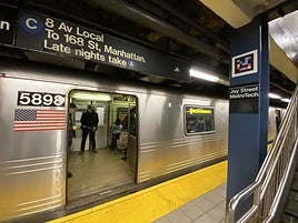 Un capataz de la Semana Santa de Granada se hace famoso en el metro de Nueva York