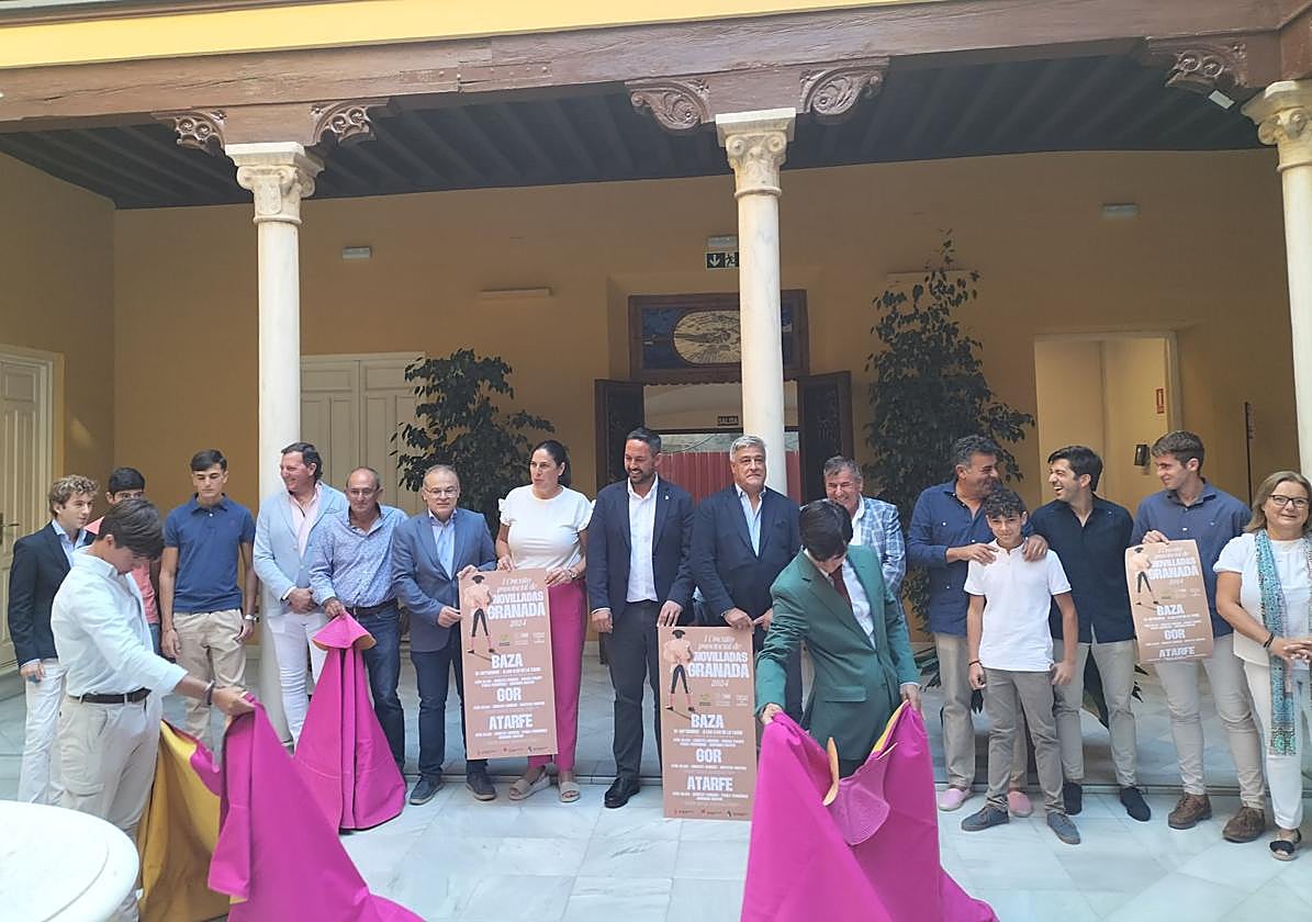 El patio del Palacio de Niñas Nobles se convirtió en un improvisado ruedo