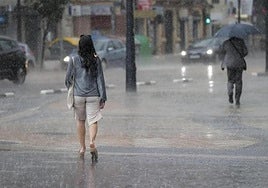 Las tormentas y el desplome térmico llegan a la Península: así afectará a Andalucía.