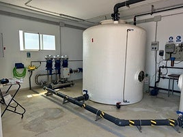 Estación de bombeo de agua en el puerto de Motril.