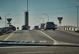 Acceso al polígono Juncaril, donde ocurrieron los hechos.